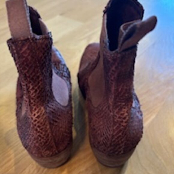 SHOTO Brick Red Western Chelsea Leather Boots - Picture 6 of 14